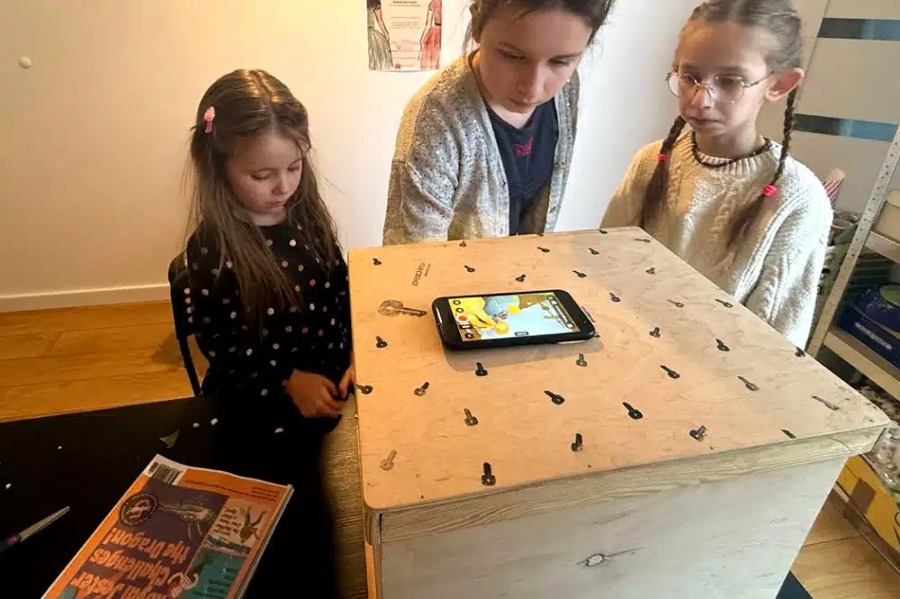 Children creating stop-motion animation with the Babilling Animation Kit