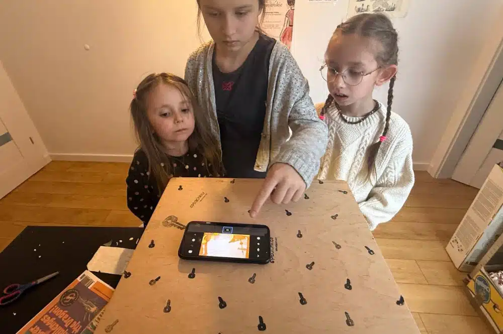 Children creating stop-motion animation with the Babilling Animation Kit